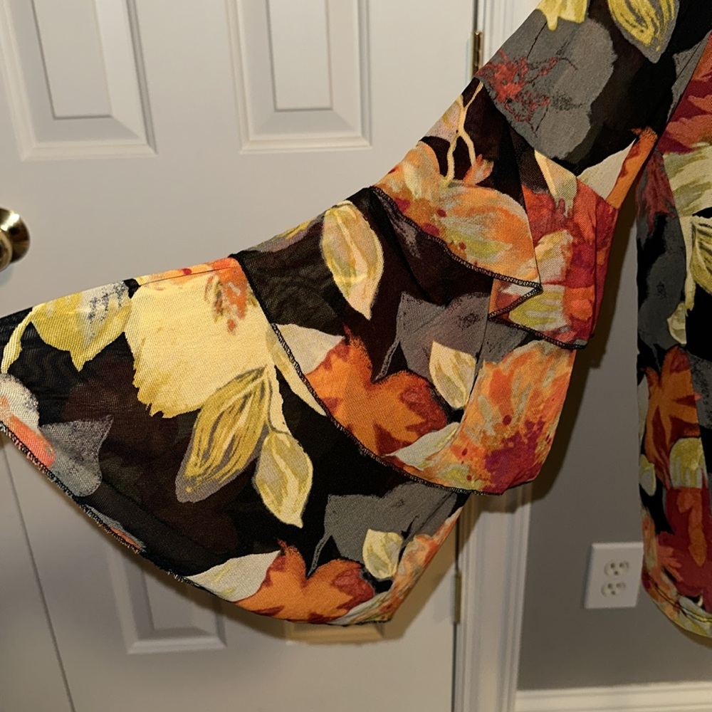 EST. 1946 Fabulous Fall Blouse trumpet sleeves size large